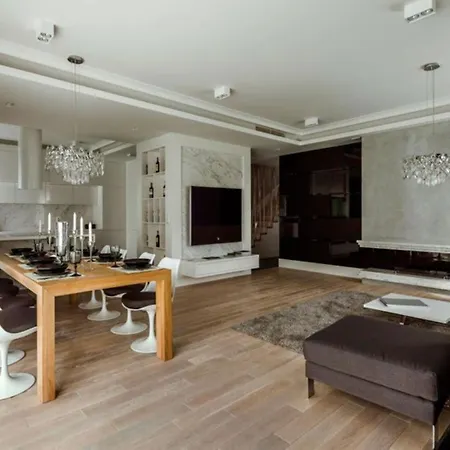 Great 3 Bdr Colloseum *